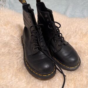 Dr martens 1460 SMOOTH LEATHER LACE UP BOOTS